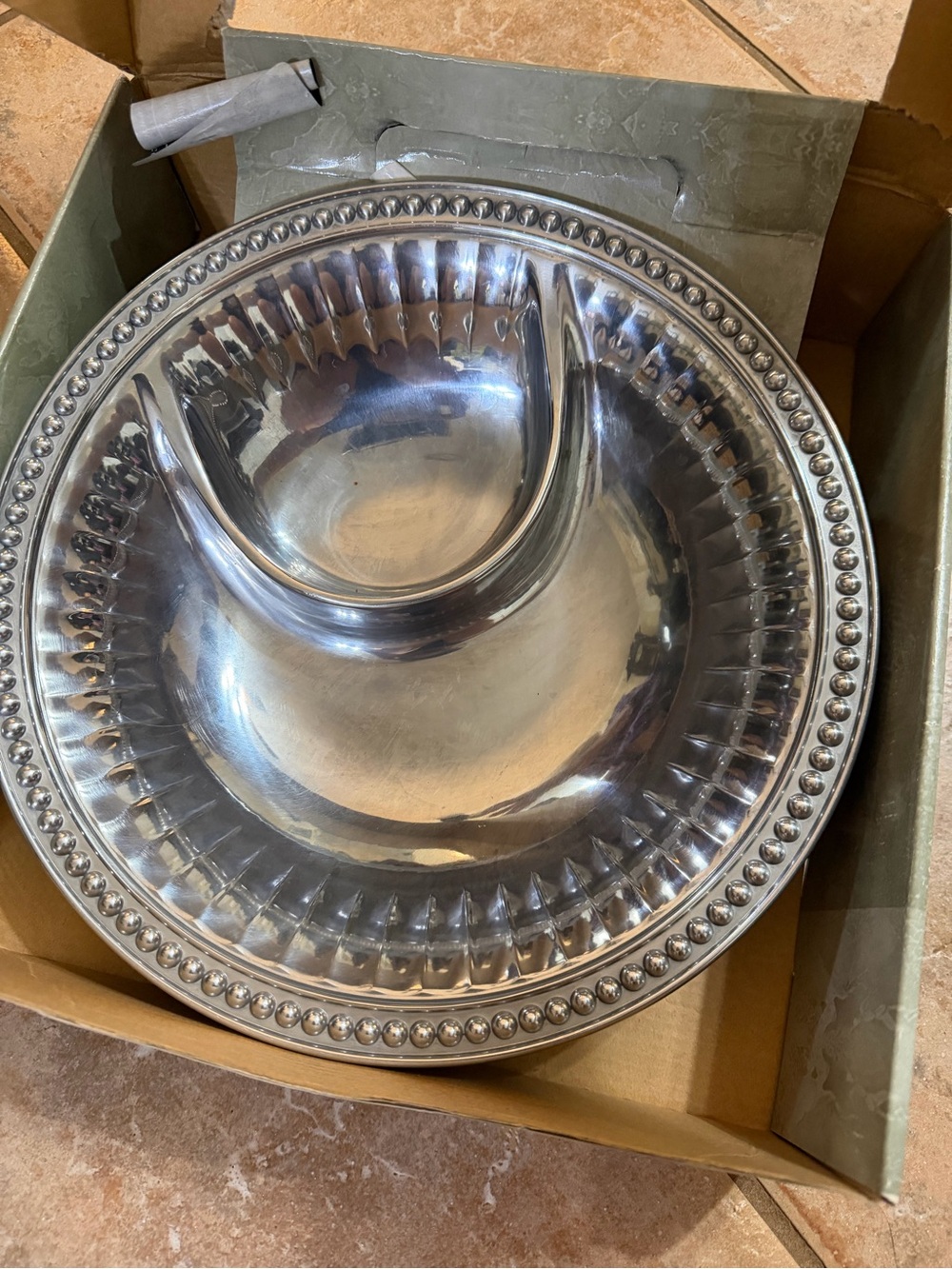 Wilton Armetale chip and dip serving Bowl in Flutes and Pearls pattern 11 inches